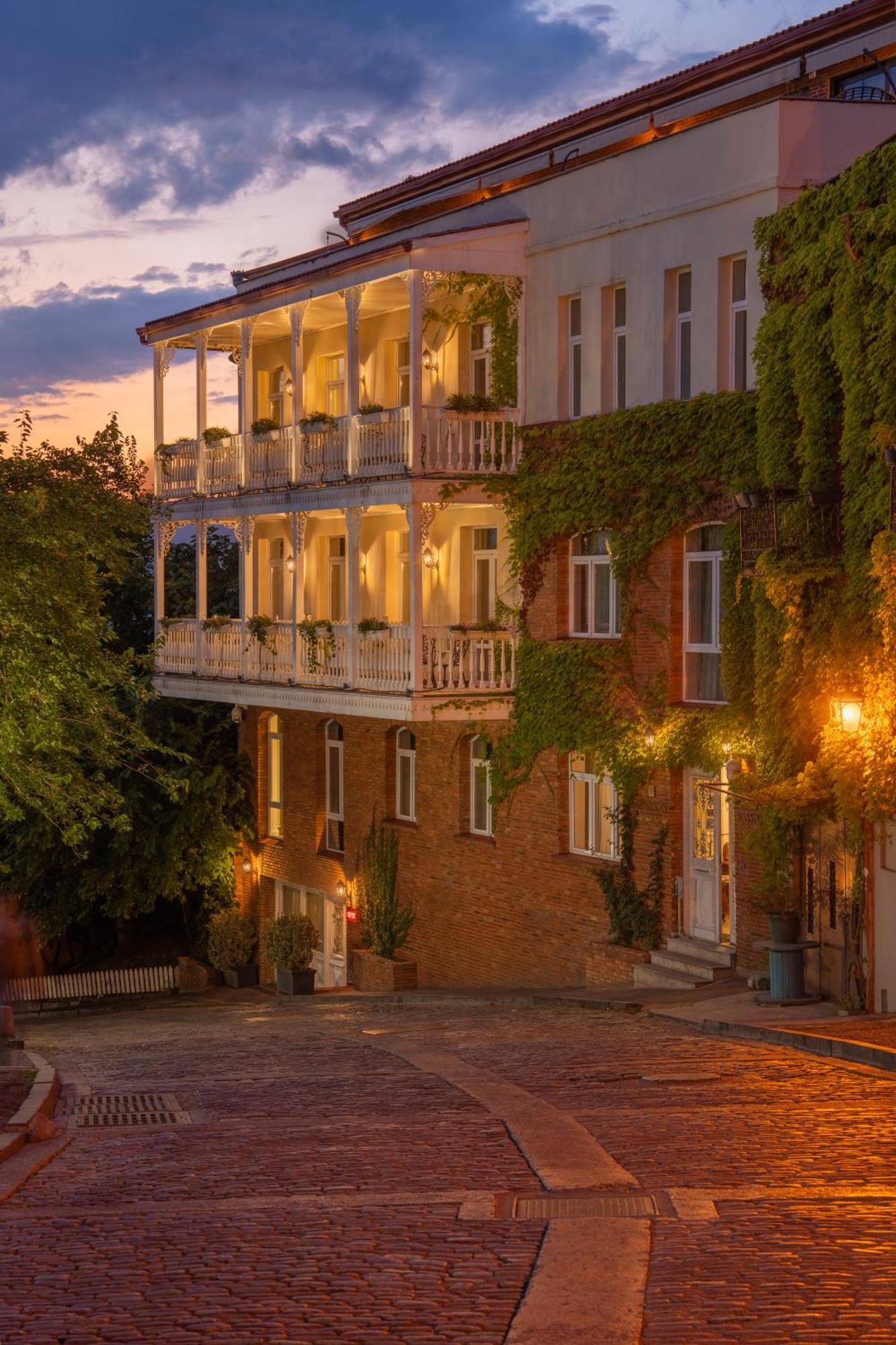 Hotel Passport Tbilisi Exteriör bild